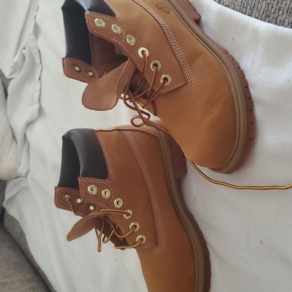 Timberlands - Picture 2 of 4